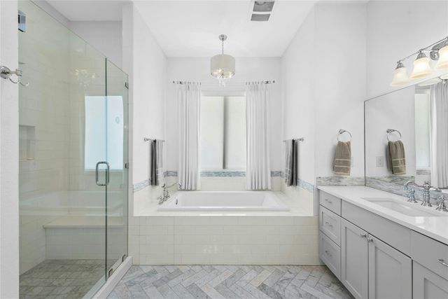 3 Camwood TRL, The Hills, TX 78738