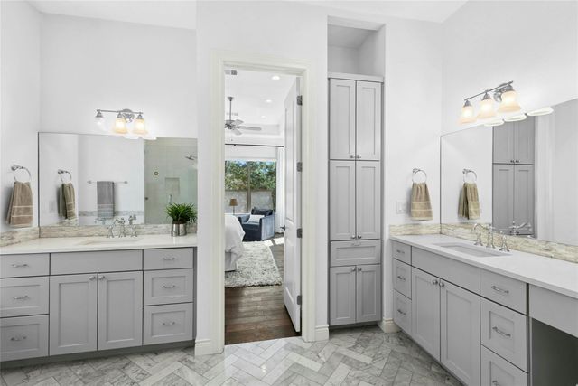 3 Camwood TRL, The Hills, TX 78738