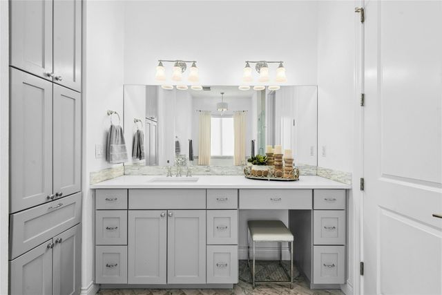 3 Camwood TRL, The Hills, TX 78738