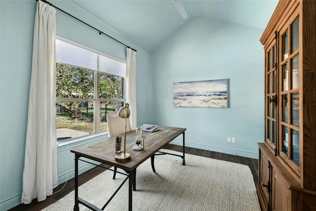 3 Camwood TRL, The Hills, TX 78738