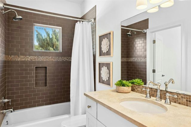 3 Camwood TRL, The Hills, TX 78738