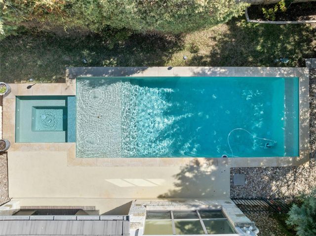 3 Camwood TRL, The Hills, TX 78738