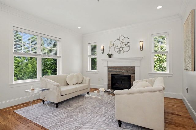 5 Clarks Hill Ln 5, Framingham, MA 01702
