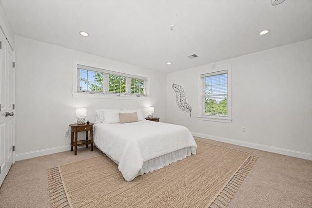 5 Clarks Hill Ln 5, Framingham, MA 01702