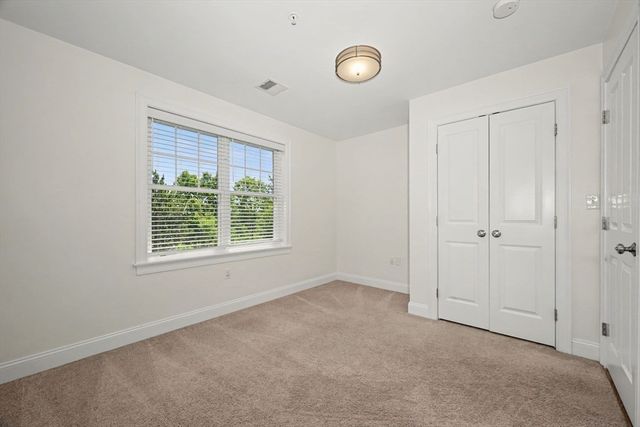 5 Clarks Hill Ln 5, Framingham, MA 01702