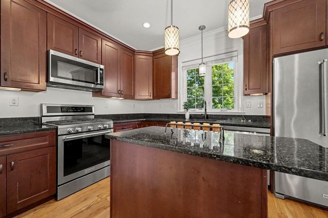 5 Clarks Hill Ln 5, Framingham, MA 01702