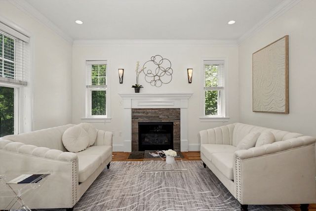 5 Clarks Hill Ln 5, Framingham, MA 01702