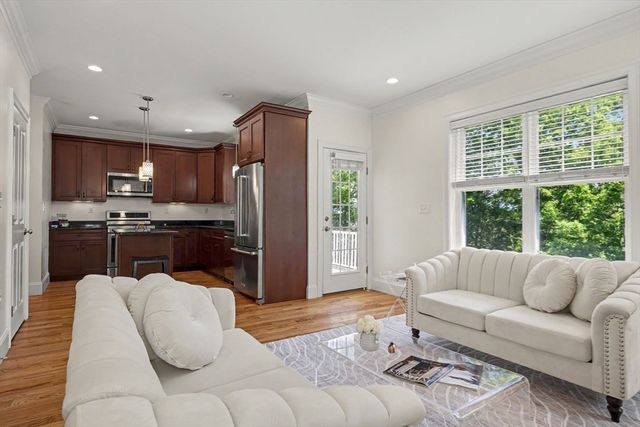 5 Clarks Hill Ln 5, Framingham, MA 01702
