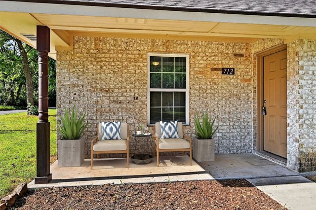 712 Seven Oaks Road, Bonham, TX 75418