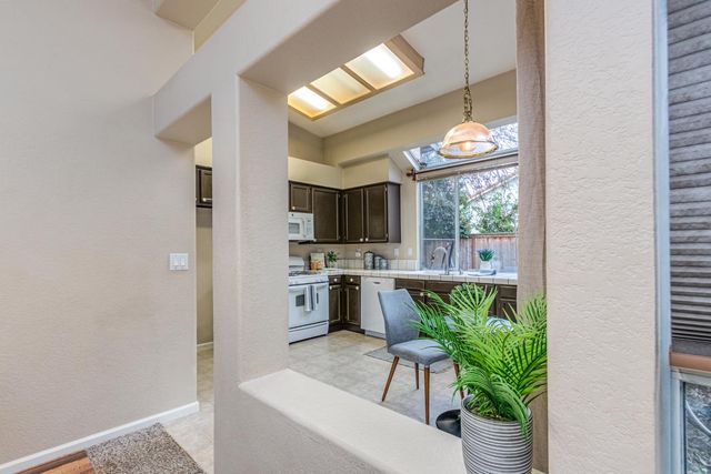 2711 San Miguel Ct, Rocklin, CA 95765