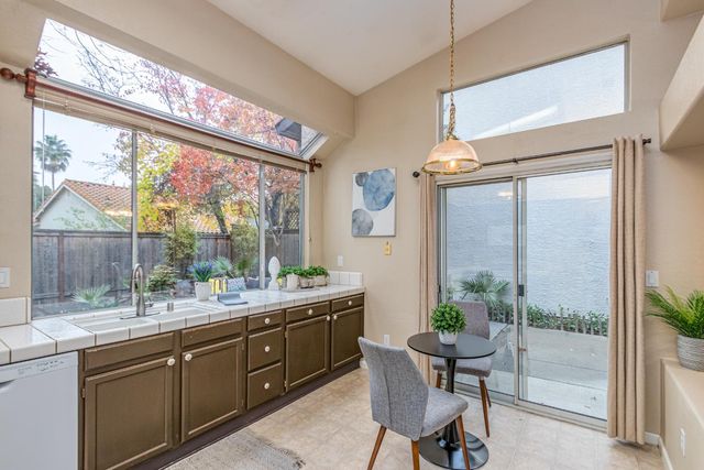 2711 San Miguel Ct, Rocklin, CA 95765