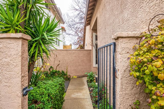 2711 San Miguel Ct, Rocklin, CA 95765