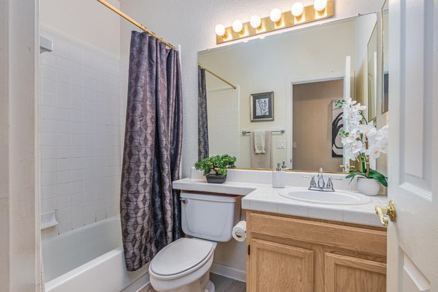 2711 San Miguel Ct, Rocklin, CA 95765