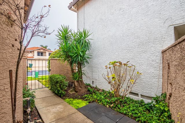 2711 San Miguel Ct, Rocklin, CA 95765