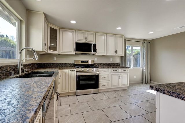 11525 Pecan Way, Loma Linda, CA 92354
