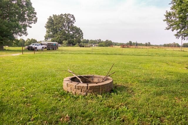 1576 County Road 221, Thayer, MO 65791