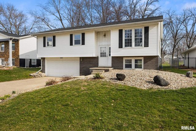 3201 W WILSHIRE Drive, Peoria, IL 61614