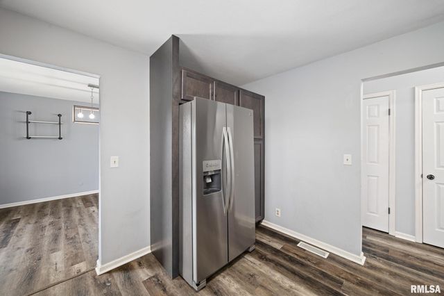 3201 W WILSHIRE Drive, Peoria, IL 61614