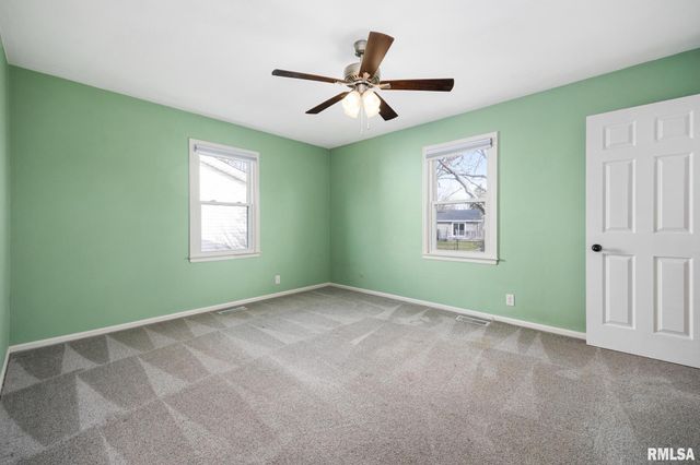 3201 W WILSHIRE Drive, Peoria, IL 61614