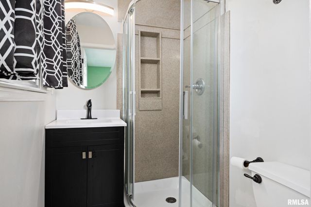 3201 W WILSHIRE Drive, Peoria, IL 61614