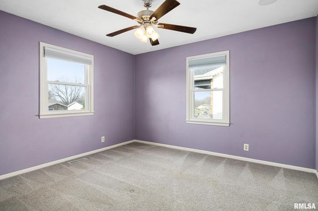 3201 W WILSHIRE Drive, Peoria, IL 61614