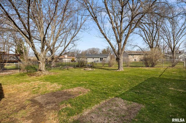 3201 W WILSHIRE Drive, Peoria, IL 61614