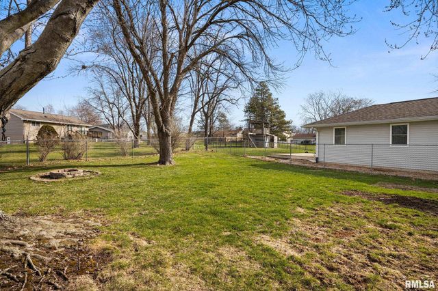 3201 W WILSHIRE Drive, Peoria, IL 61614