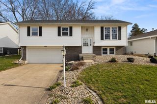 3201 W WILSHIRE Drive, Peoria, IL 61614
