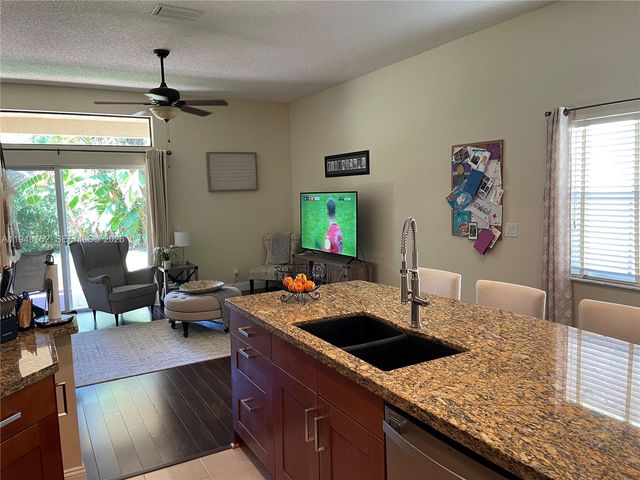 4192 Laurel Ridge Cir 4192, Weston, FL 33331