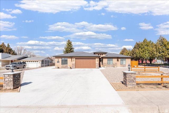 357 E MAIN ST, Enterprise, UT 84725