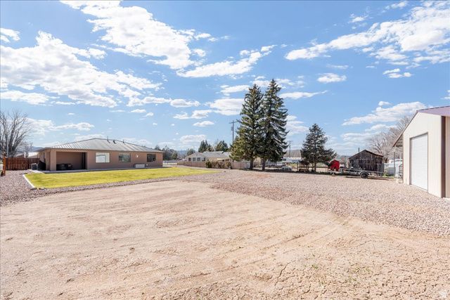 357 E MAIN ST, Enterprise, UT 84725