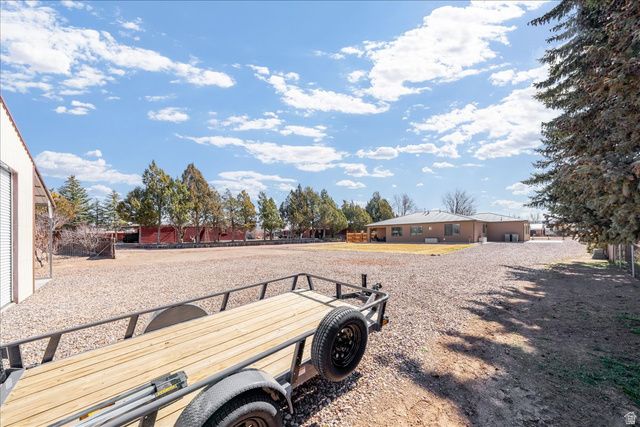 357 E MAIN ST, Enterprise, UT 84725