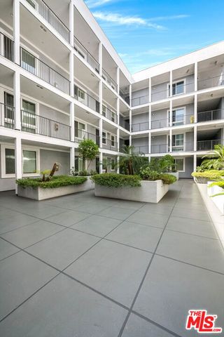 10878 Bloomfield Street 406, Toluca Lake (los Angeles), CA 91602