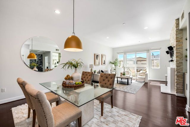 10878 Bloomfield Street 406, Toluca Lake (los Angeles), CA 91602