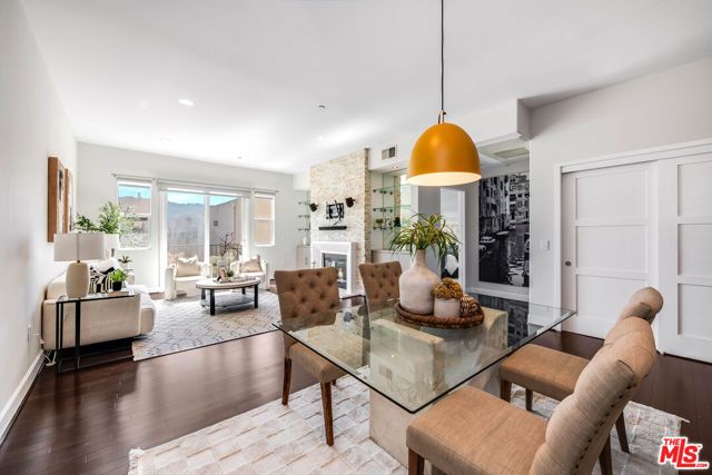 10878 Bloomfield Street 406, Toluca Lake (los Angeles), CA 91602