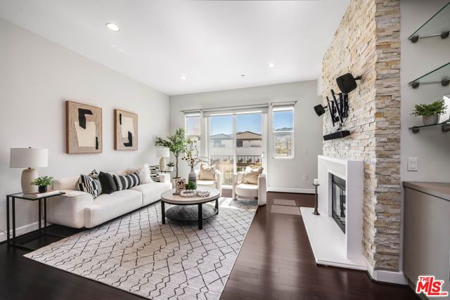 10878 Bloomfield Street 406, Toluca Lake (los Angeles), CA 91602