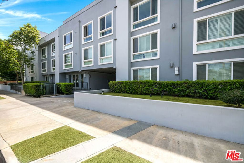 10878 Bloomfield Street 406, Toluca Lake (los Angeles), CA 91602