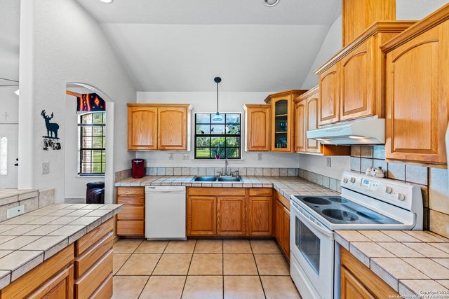 12905 Pittman, Adkins, TX 78101