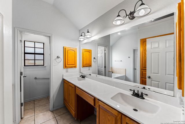 12905 Pittman, Adkins, TX 78101