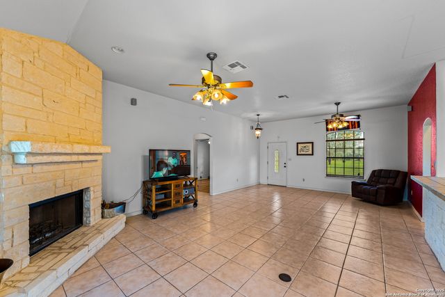 12905 Pittman, Adkins, TX 78101