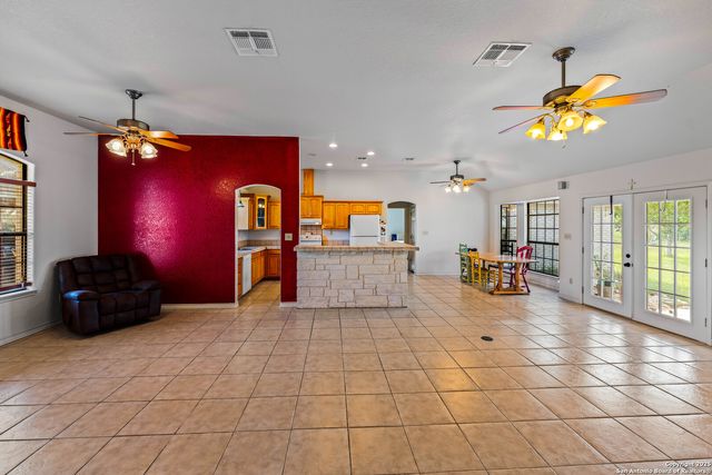 12905 Pittman, Adkins, TX 78101
