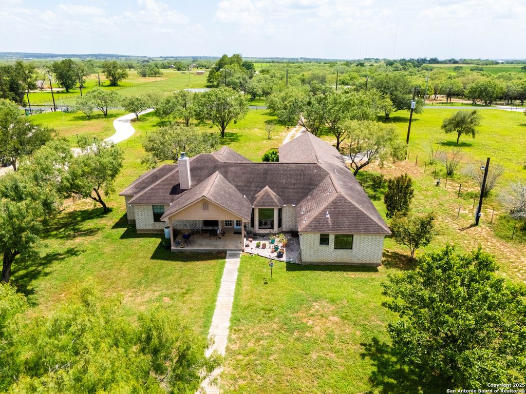 12905 Pittman, Adkins, TX 78101