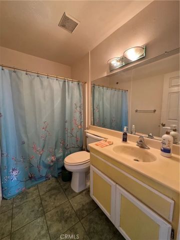11410 Brookshire 227, Downey, CA 90241