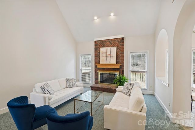 144 Pin Oak Lane, Mooresville, NC 28117