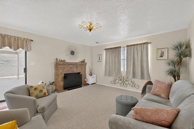 485 Wagon Train Drive SE, Rio Rancho, NM 87124
