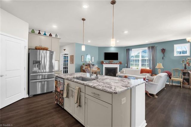 5333 Quartz Avenue, Clemmons, NC 27012