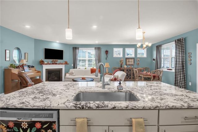 5333 Quartz Avenue, Clemmons, NC 27012