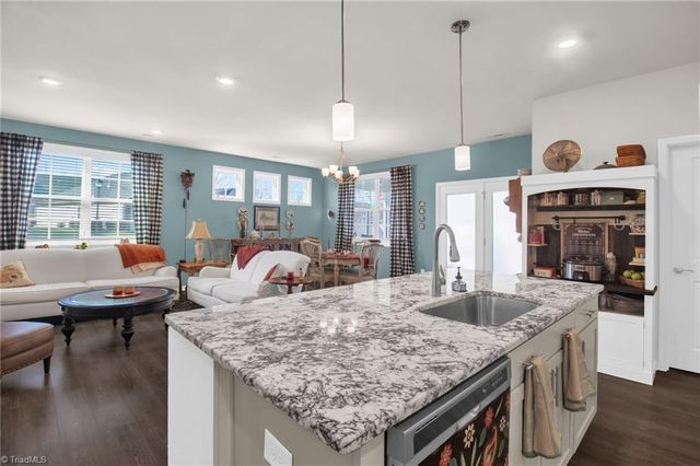 5333 Quartz Avenue, Clemmons, NC 27012