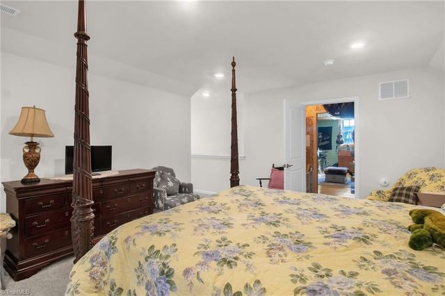 5333 Quartz Avenue, Clemmons, NC 27012