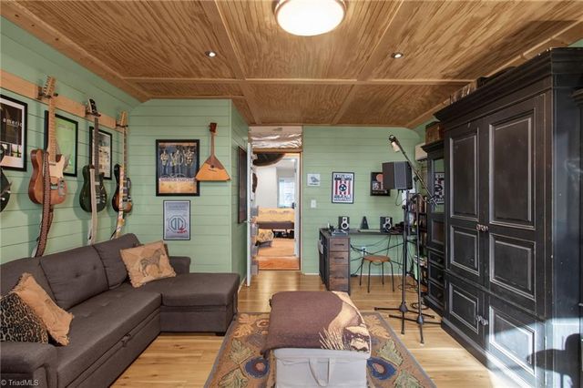 5333 Quartz Avenue, Clemmons, NC 27012